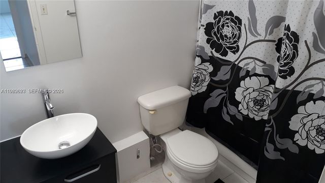 16950 W Dixie Hwy A-228 Hwy A228, North Miami Beach, FL 33160