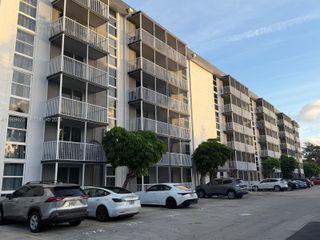 16950 W Dixie Hwy A-228 Hwy A228, North Miami Beach, FL 33160