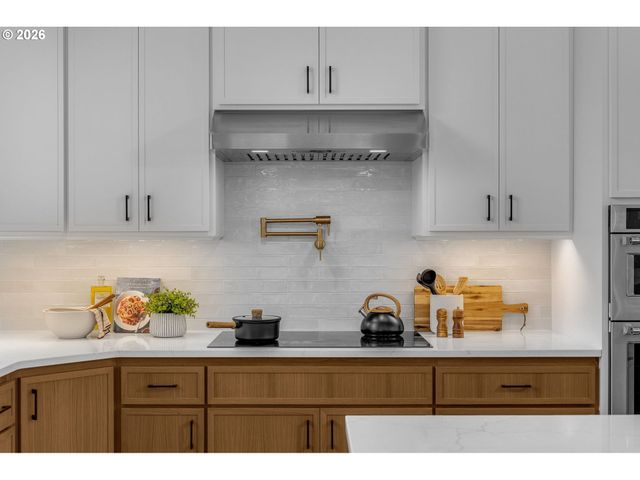 18100 Nw Anastasia Dr, Portland, OR 97229