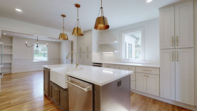 610 Skyview Dr, Nashville, TN 37206