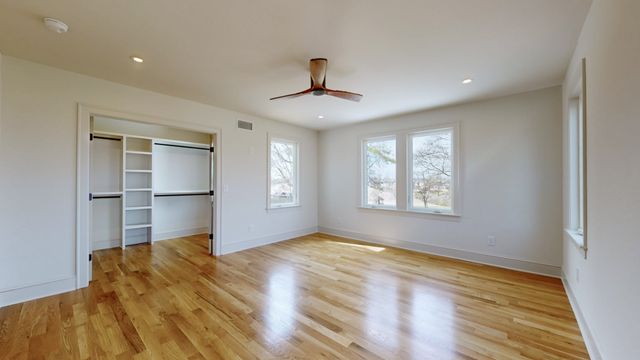 610 Skyview Dr, Nashville, TN 37206