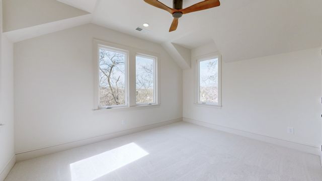 610 Skyview Dr, Nashville, TN 37206