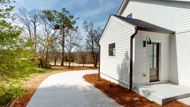 610 Skyview Dr, Nashville, TN 37206