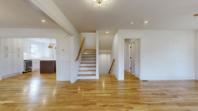 610 Skyview Dr, Nashville, TN 37206