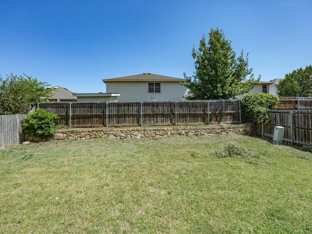 2021 Laughlin Road, Fort Worth, TX 76177