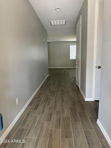 9336 E Static Avenue, Mesa, AZ 85212