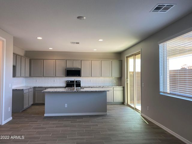 9336 E Static Avenue, Mesa, AZ 85212