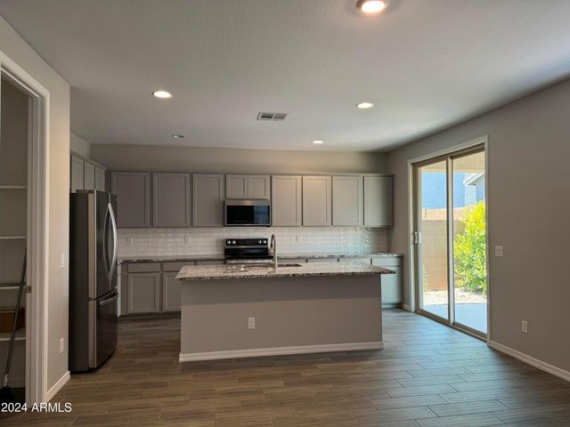 9336 E Static Avenue, Mesa, AZ 85212