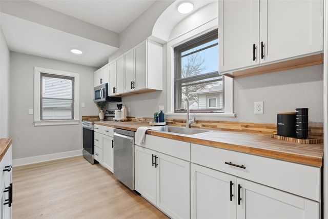 1415 Hamilton Street SW, Cedar Rapids, IA 52404