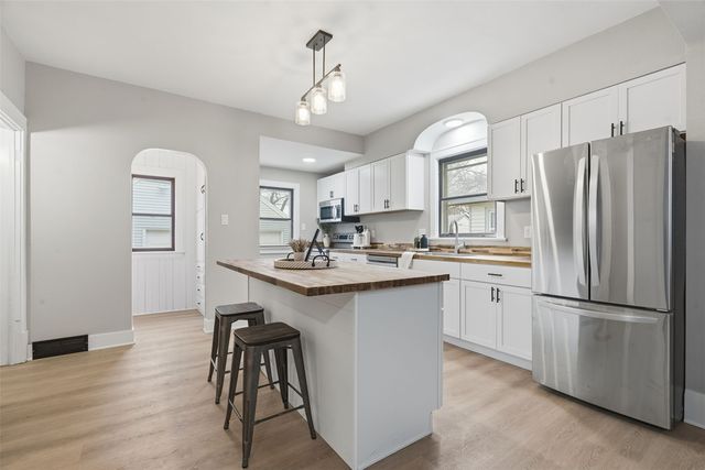 1415 Hamilton Street SW, Cedar Rapids, IA 52404