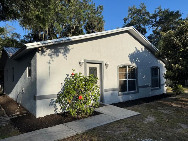 1902 SW 37th Avenue, Okeechobee, FL 34974