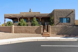 32 Calle Lemita, Santa Fe, NM 87507
