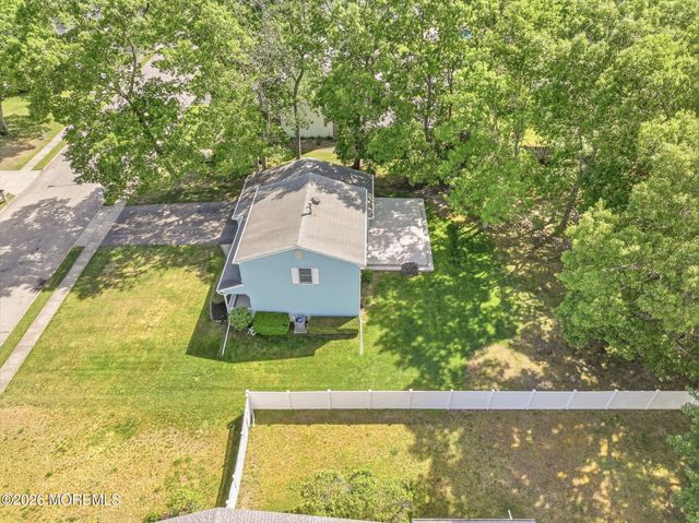 79 Maxim Drive, Forked River, NJ 08731