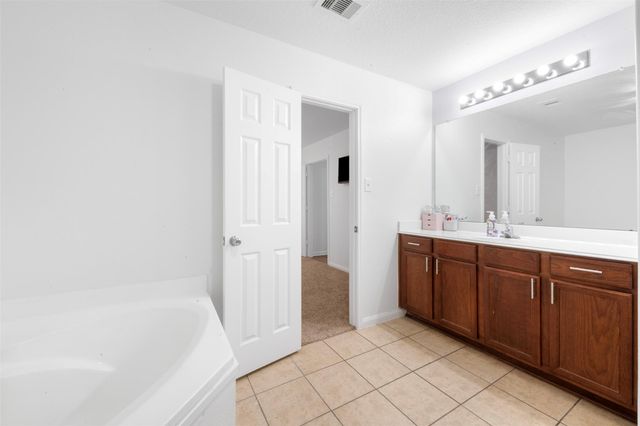 830 Paradise Road, Baytown, TX 77521