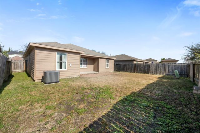 830 Paradise Road, Baytown, TX 77521