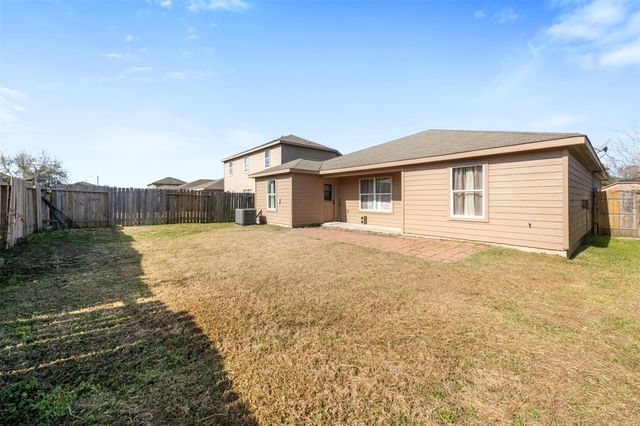830 Paradise Road, Baytown, TX 77521