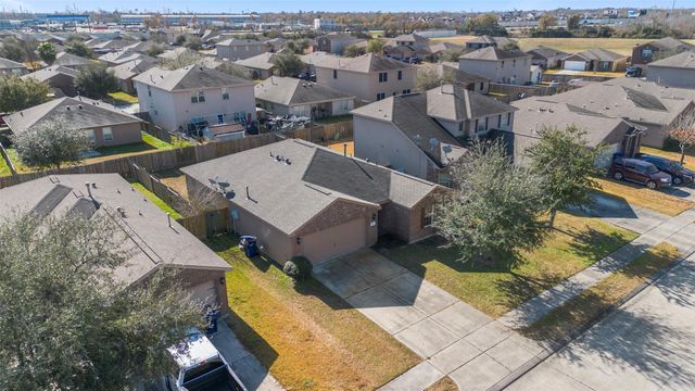 830 Paradise Road, Baytown, TX 77521