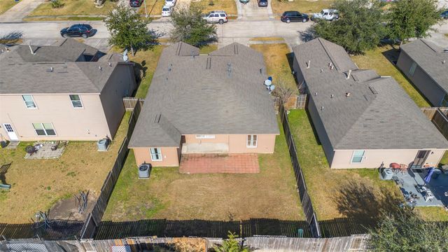 830 Paradise Road, Baytown, TX 77521