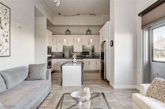 360 East Desert Inn Road 501, Las Vegas, NV 89109