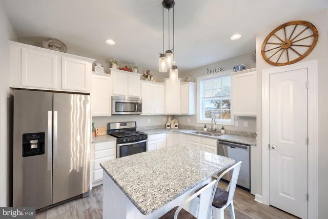 63 OVERLOOK DR, Hanover, PA 17331