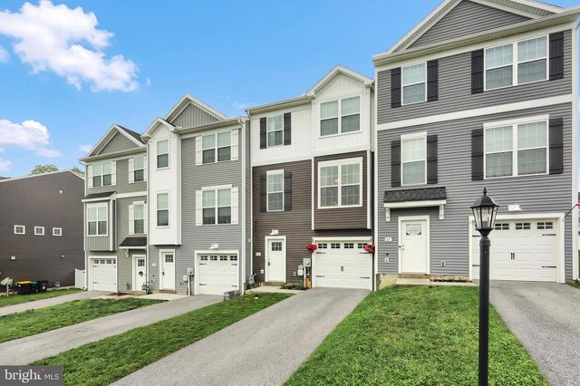 63 OVERLOOK DR, Hanover, PA 17331