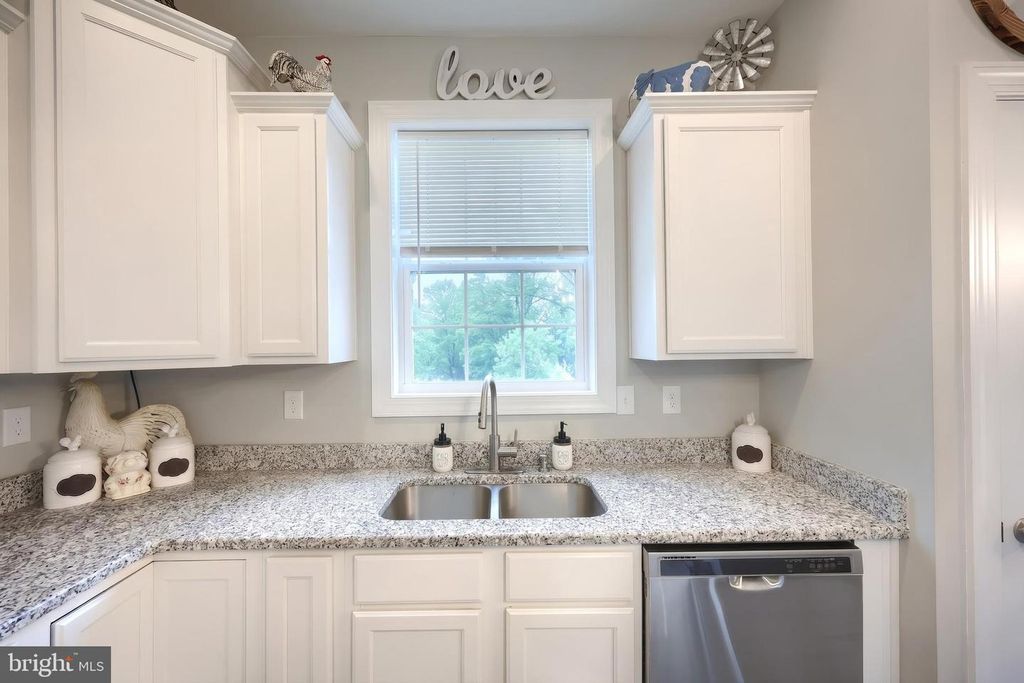Image 11 of property listing at 63 OVERLOOK DR, Hanover, PA 17331