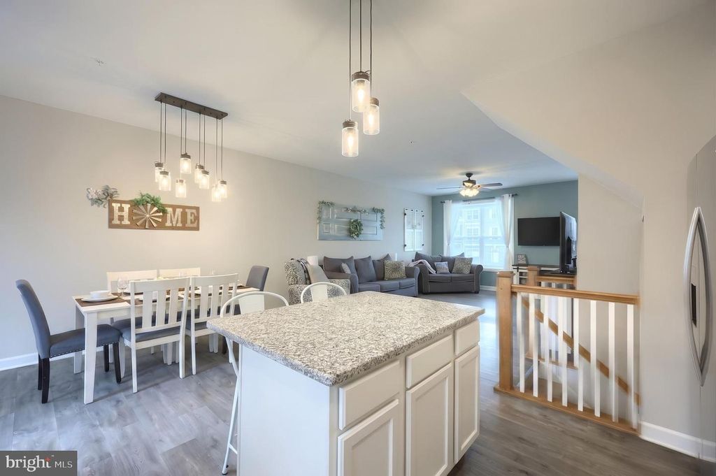Image 12 of property listing at 63 OVERLOOK DR, Hanover, PA 17331