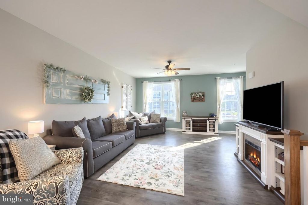 Image 14 of property listing at 63 OVERLOOK DR, Hanover, PA 17331