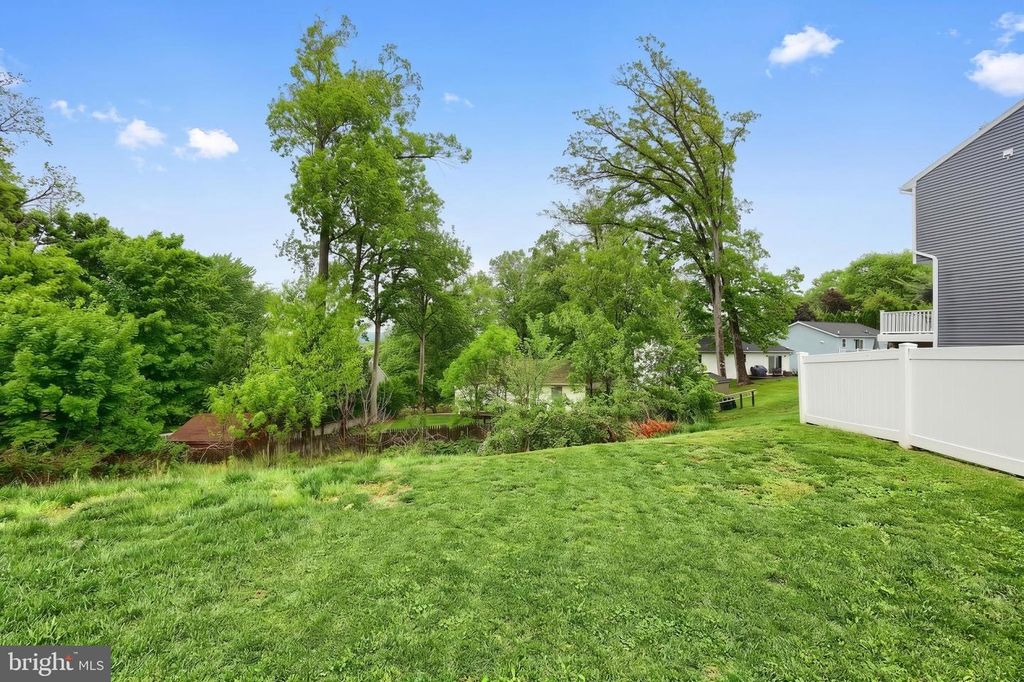 Image 27 of property listing at 63 OVERLOOK DR, Hanover, PA 17331