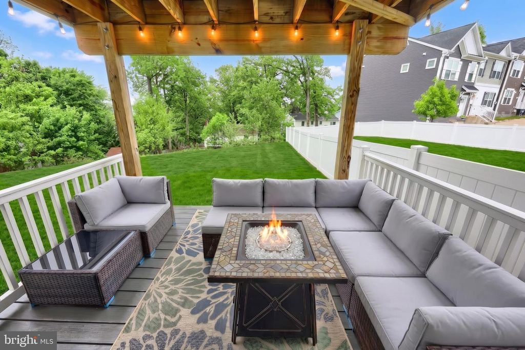 Image 8 of property listing at 63 OVERLOOK DR, Hanover, PA 17331