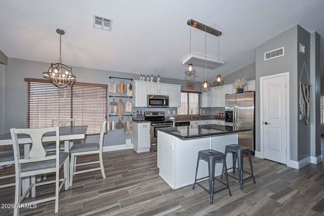6406 W TETHER Trail, Phoenix, AZ 85083