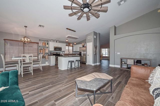 6406 W TETHER Trail, Phoenix, AZ 85083