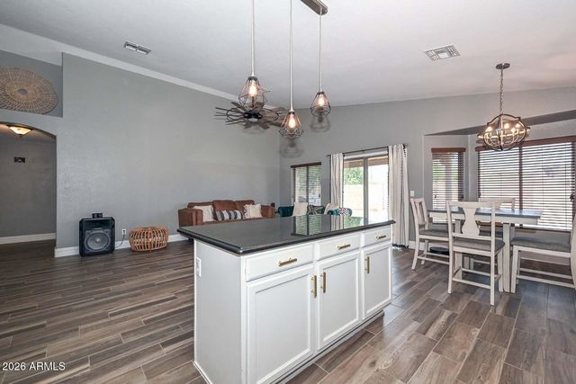 6406 W TETHER Trail, Phoenix, AZ 85083