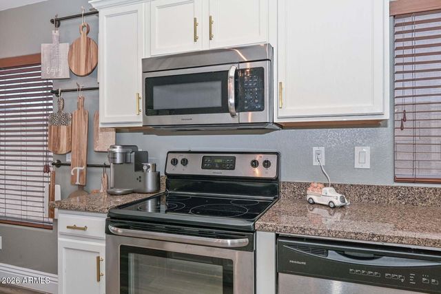 6406 W TETHER Trail, Phoenix, AZ 85083