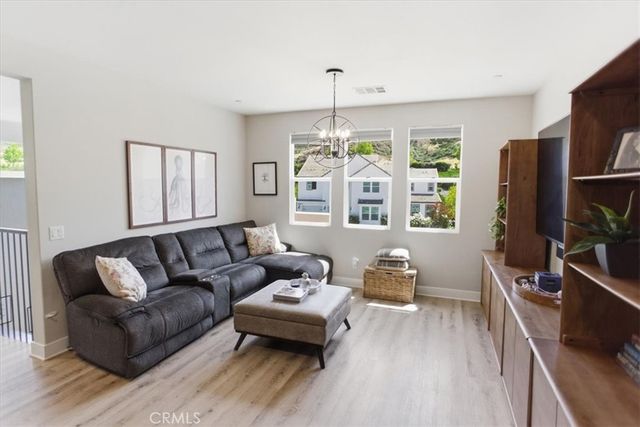 18723 Juniper Springs, Canyon Country, CA 91387