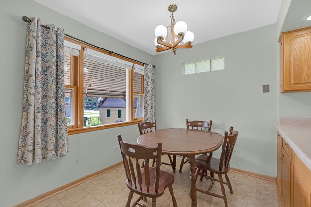 9804 S Springfield Avenue, Evergreen Park, IL 60805