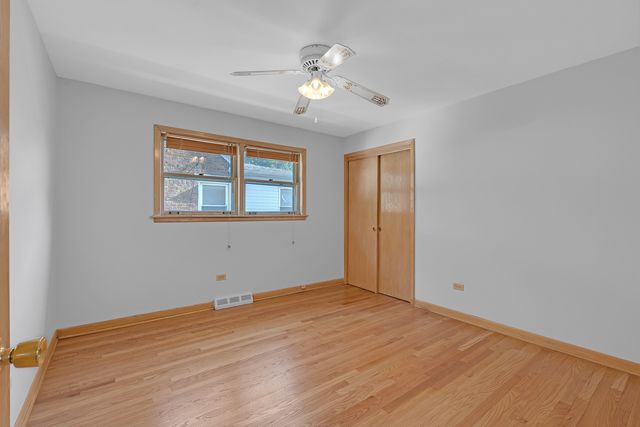 9804 S Springfield Avenue, Evergreen Park, IL 60805