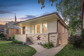 9804 S Springfield Avenue, Evergreen Park, IL 60805