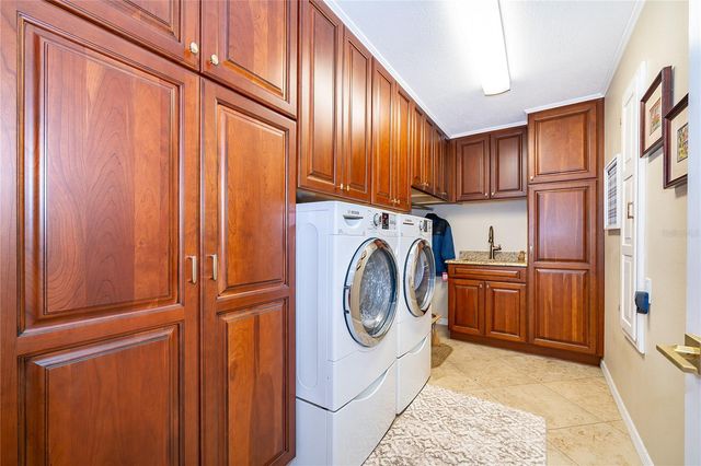 2810 OVERLAKE AVENUE, Orlando, FL 32806