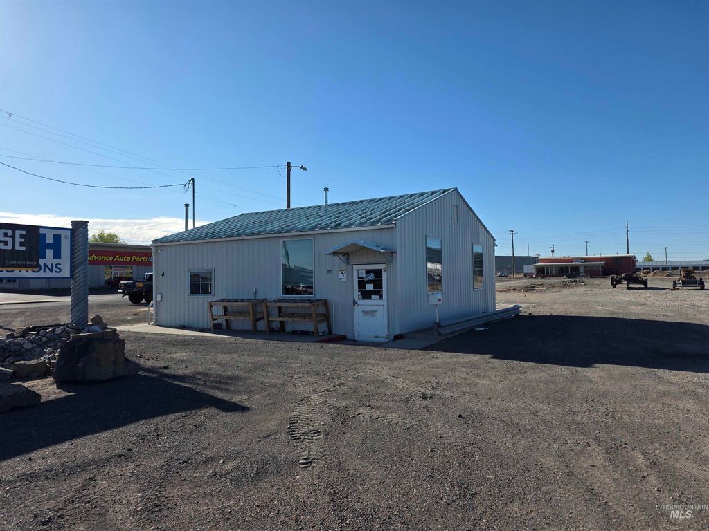 1790 Kimberly Road, Twin Falls, ID 83301