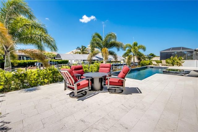 836 Miramar CT, Cape Coral, FL 33904
