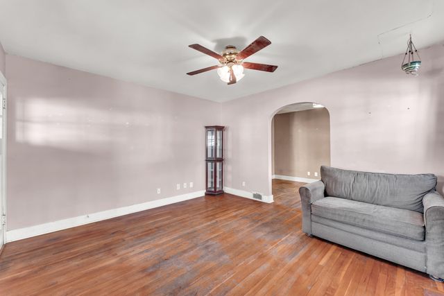 1607 N Washington Avenue, Springfield, MO 65803