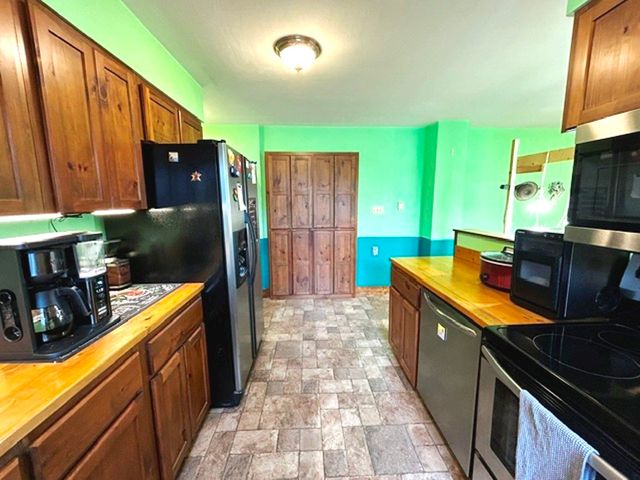 2160 HILLBORN Road, Erie, PA 16509