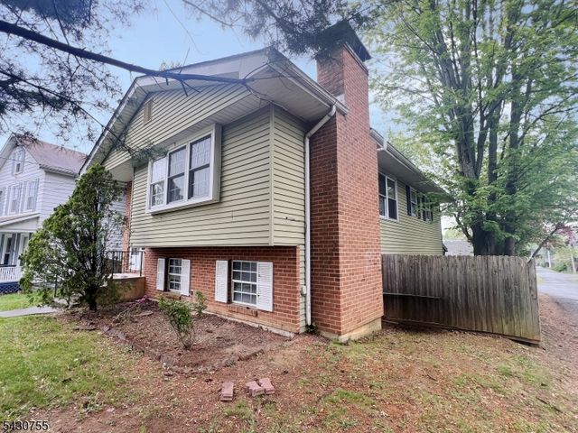 89 W Warren St, Washington Boro, NJ 07882