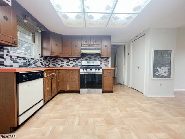 89 W Warren St, Washington Boro, NJ 07882