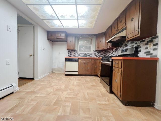 89 W Warren St, Washington Boro, NJ 07882