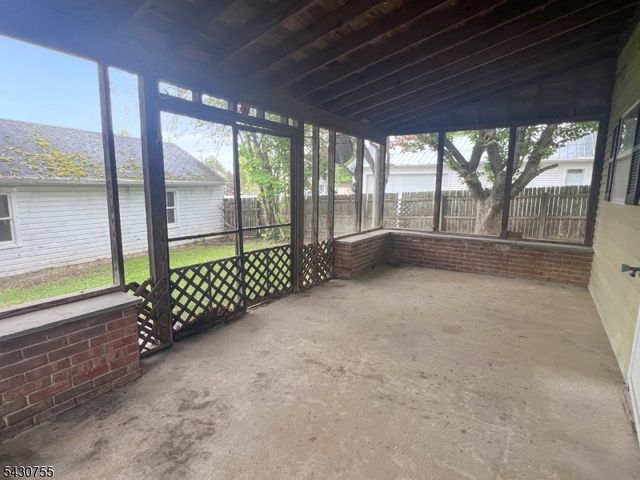 89 W Warren St, Washington Boro, NJ 07882