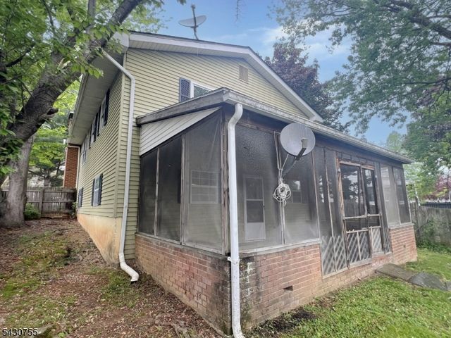 89 W Warren St, Washington Boro, NJ 07882