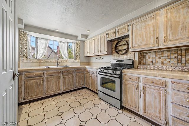 3979 Salisbury Place, Las Vegas, NV 89121