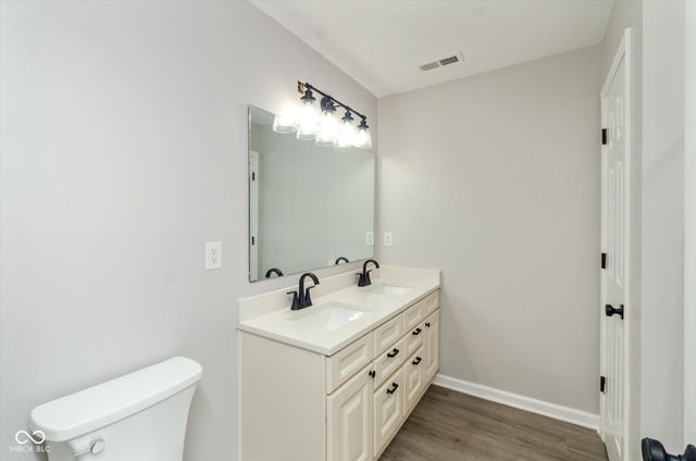 12140 Black Hills Drive, Fishers, IN 46038